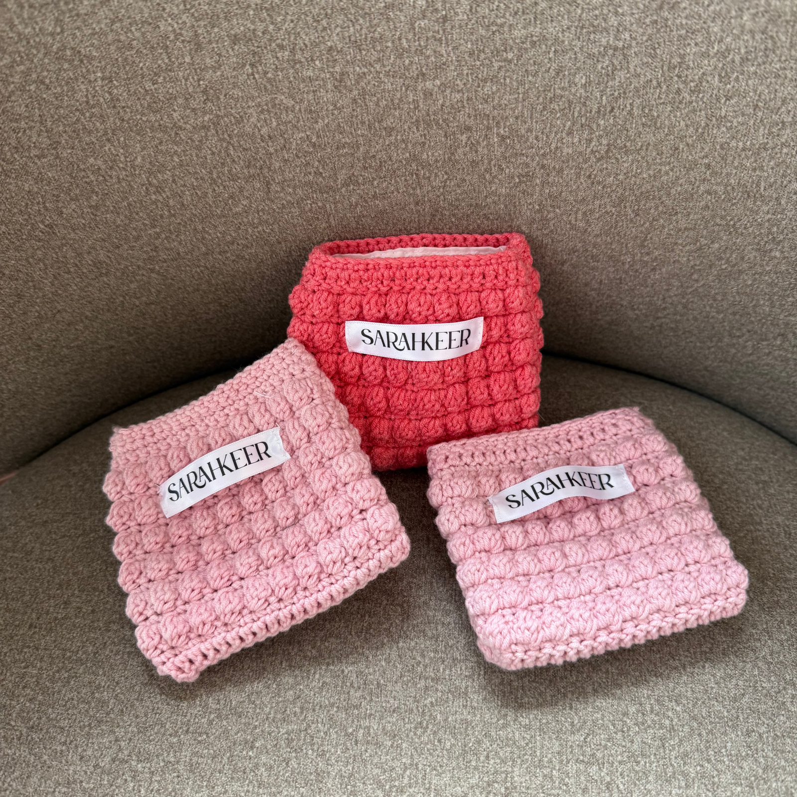 Trousse de toilette Bubble mini rose clair par Sarahkeer 2 Trousse de toilette Bubble mini rose par Sarahkeer